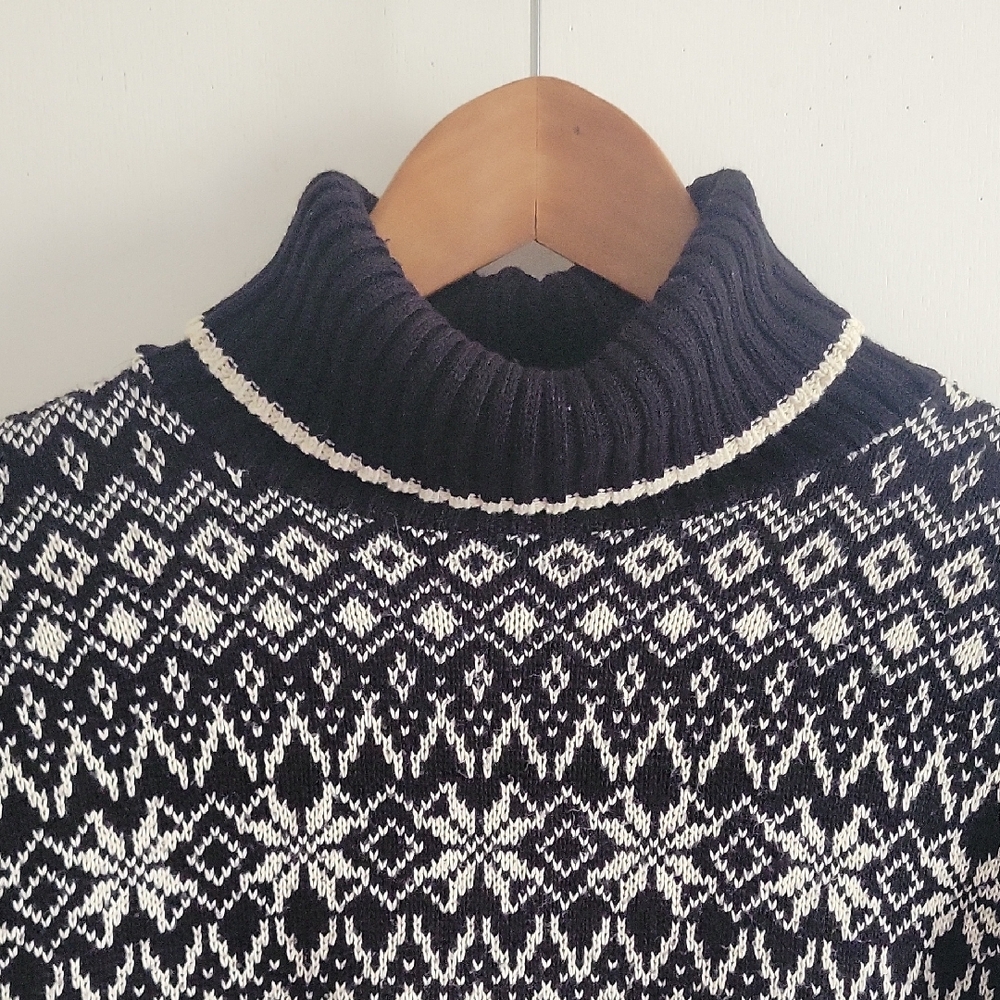 Kathy Ireland  Black and White Fair Isle Snowflake Turtleneck Sweater Size Small